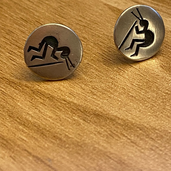 Cute round Hopi Indian Kokopelli flute dancer sterling silver stud earrings - Picture 2 of 8